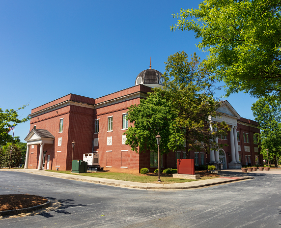 snellville georgia usa 4 23 2023 beautiful old courthouse on a warm spring day.